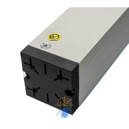 Hyperline SHZ19-8SH-S-2.5EU Блок розеток для 19" шкафов, горизонтальный, 8 розеток Schuko, выключатель с подсветкой, кабель питания 2.5м (3х1.5мм2) с вилкой Schuko 16A, 250В, 482.6x44.4x44.4мм (ШхГхВ), корпус алюминий фото 3