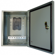 Металлический шкаф с установленым оптическим кроссом TFortis Crossbox-1
